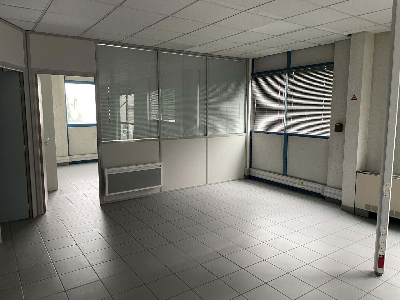 Local d'activité Civrieux-d'Azergues 8538m² Vente local d'activité Civrieux-d'Azergues Rhône OVACT2422185 31
